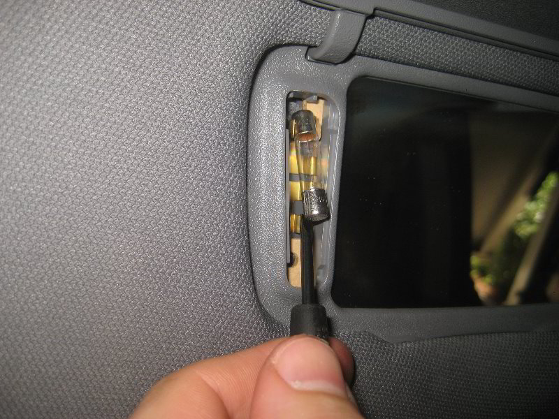 Acura-MDX-Vanity-Mirror-Light-Bulbs-Replacement-Guide-008