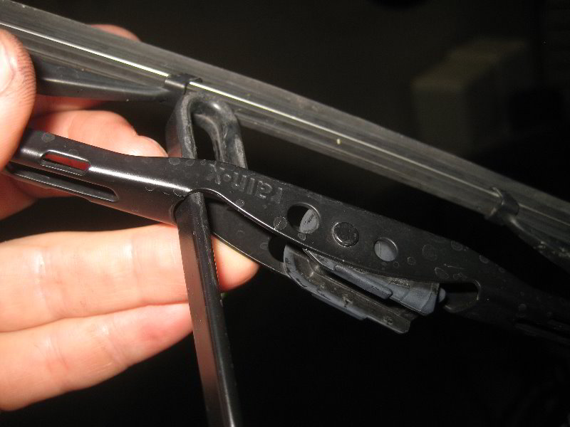 Acura-MDX-Windshield-Wiper-Blades-Replacement-Guide-009