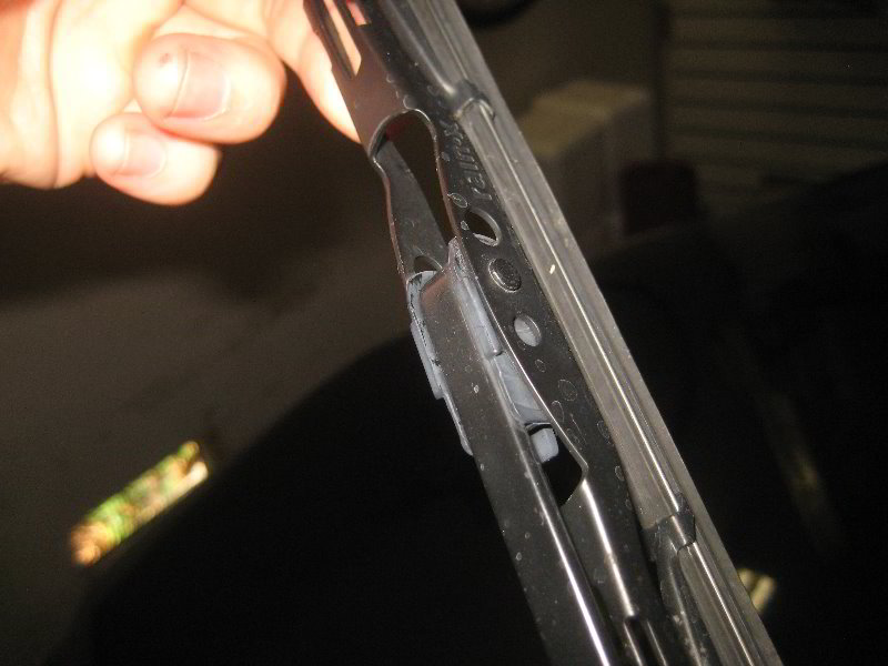 Acura-MDX-Windshield-Wiper-Blades-Replacement-Guide-011