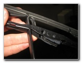 Acura-MDX-Windshield-Wiper-Blades-Replacement-Guide-009