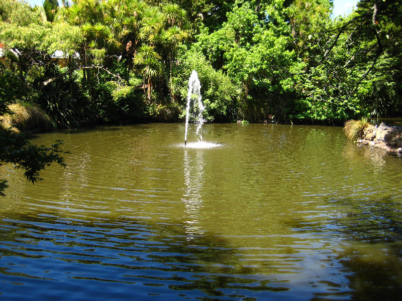 Auckland-Domain-Park-North-Island-New-Zealand-032