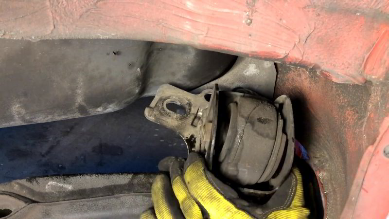 BMW-E36-Rear-Trailing-Arm-Bushings-Replacement-Guide-004