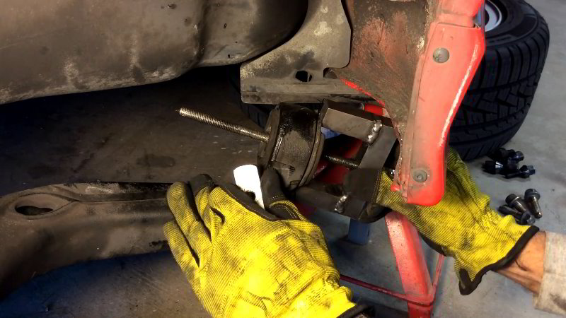 BMW-E36-Rear-Trailing-Arm-Bushings-Replacement-Guide-007