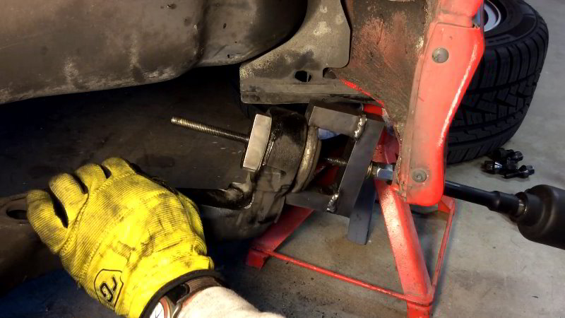 BMW-E36-Rear-Trailing-Arm-Bushings-Replacement-Guide-013