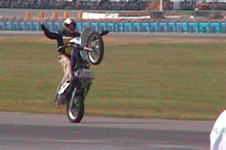 Biketoberfest-Stunt-Show-Daytona-Beach-FL-015