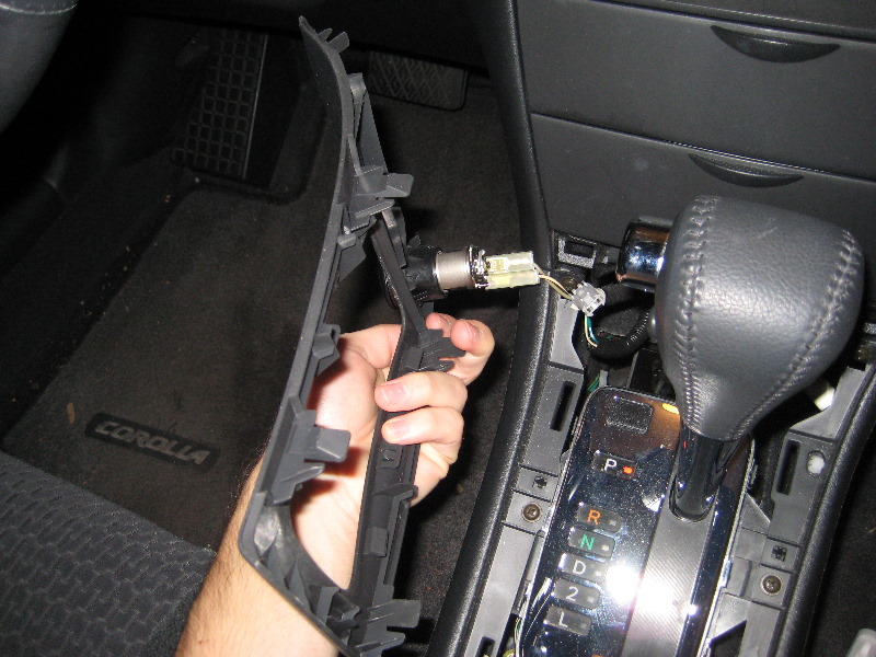 Blitzsafe-Toyota-Corolla-Aux-Input-Install-Guide-Review-007