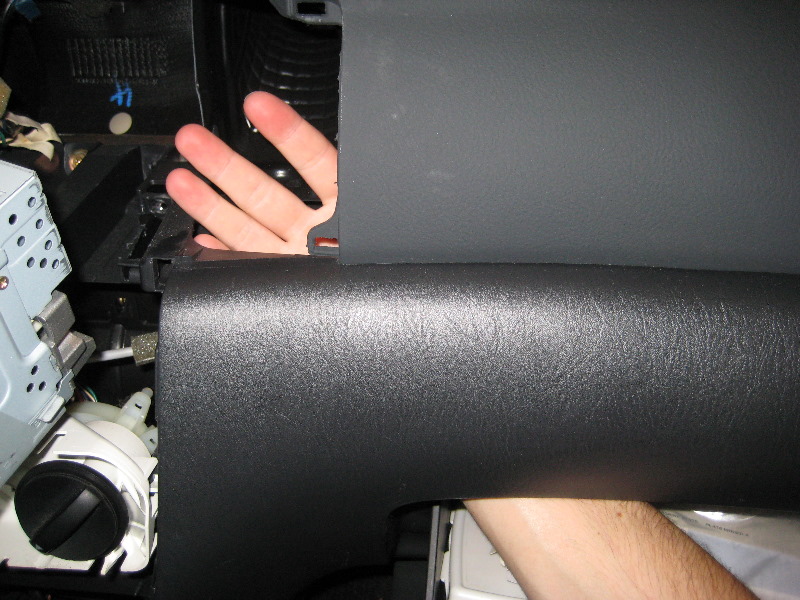 Blitzsafe-Toyota-Corolla-Aux-Input-Install-Guide-Review-037