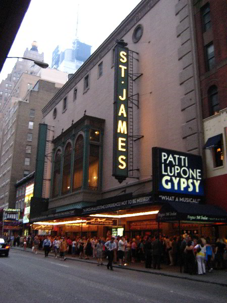 Broadway-Ave-Theater-District-NYC-NY-006