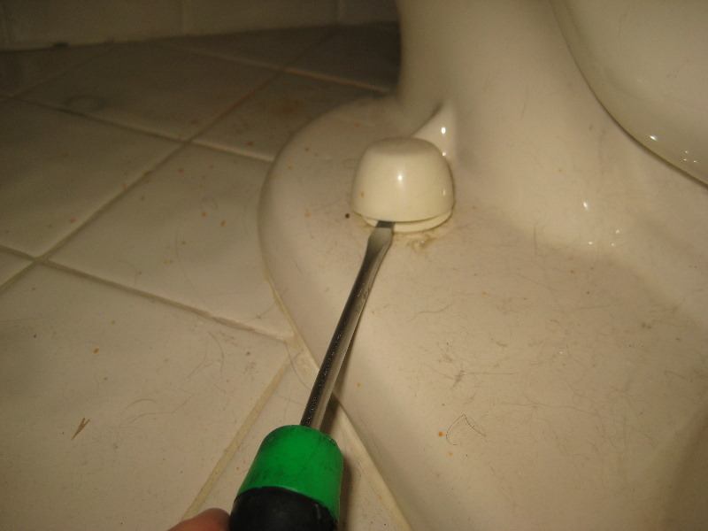 BrokenPlasticToiletFlangeReplacementGuide002