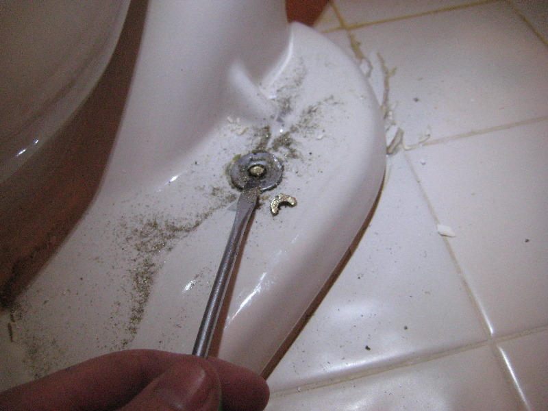 BrokenPlasticToiletFlangeReplacementGuide010