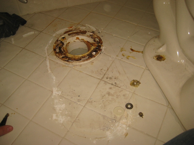 BrokenPlasticToiletFlangeReplacementGuide011