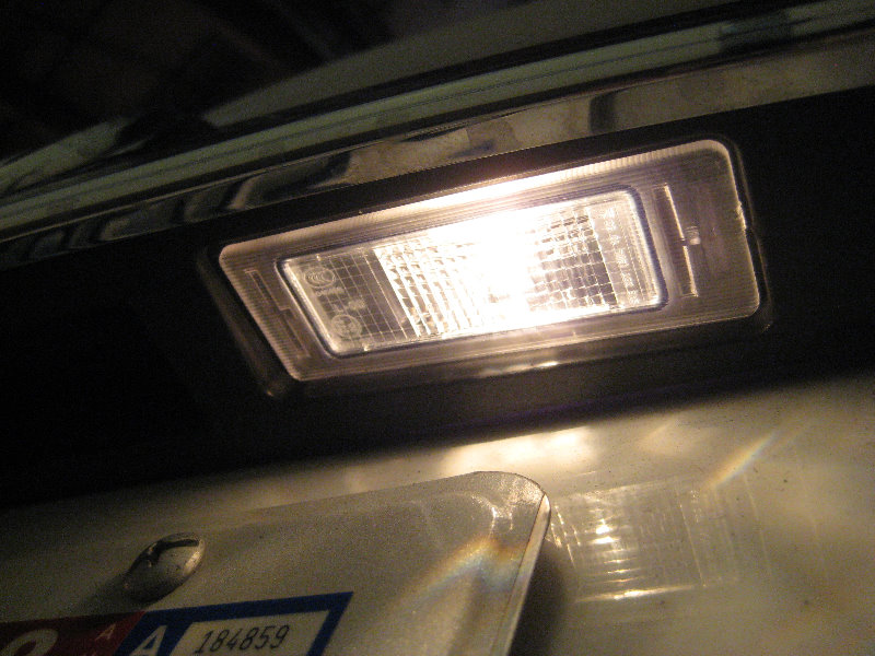 Buick-LaCrosse-License-Plate-Light-Bulbs-Replacement-Guide-014 2006 Buick Lacrosse License Plate Light Replacement