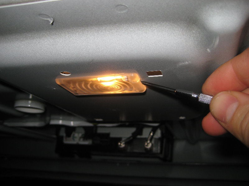 Buick-LaCrosse-Trunk-Light-Bulb-Replacement-Guide-003