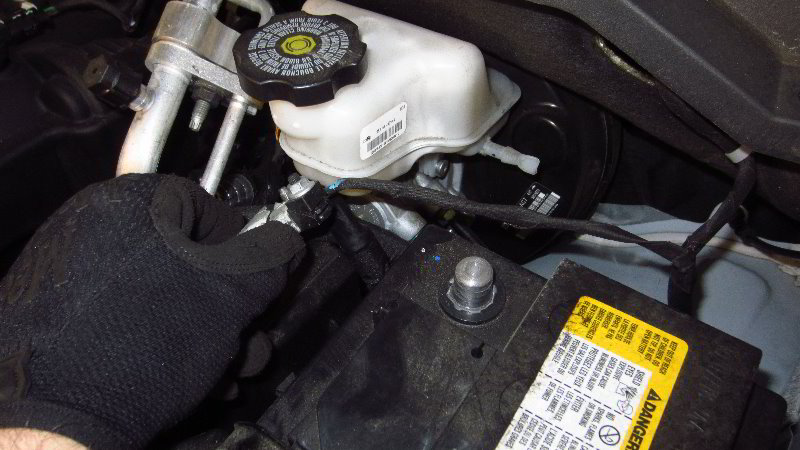 Chevrolet-Colorado-12V-Automotive-Battery-Replacement-Guide-004