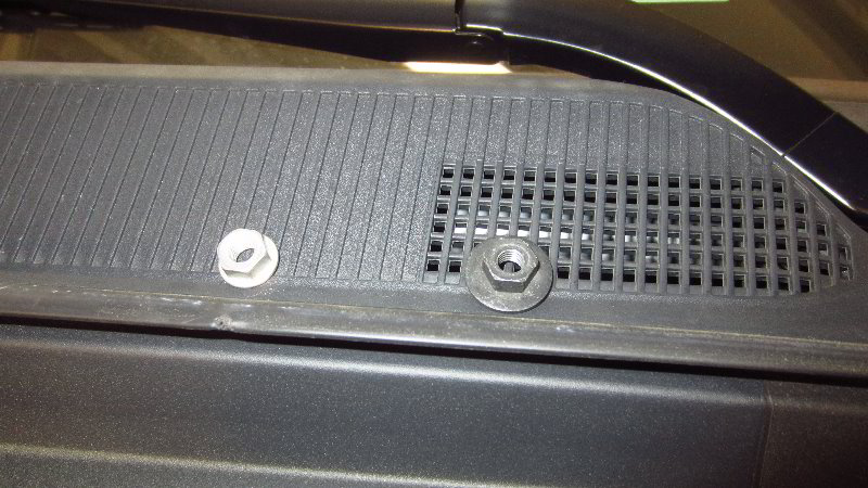 Chevrolet-Colorado-12V-Automotive-Battery-Replacement-Guide-017