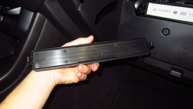 Chevrolet-Colorado-Cabin-Air-Filter-Replacement-Guide-018