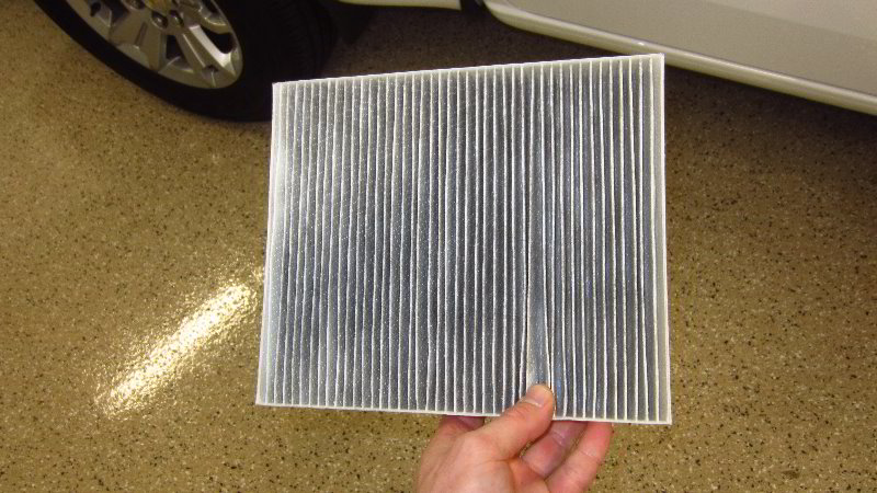 Chevrolet-Colorado-Cabin-Air-Filter-Replacement-Guide-023