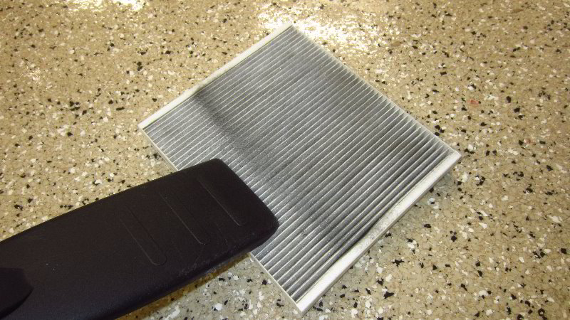 Chevrolet-Colorado-Cabin-Air-Filter-Replacement-Guide-024