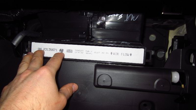 Chevrolet-Colorado-Cabin-Air-Filter-Replacement-Guide-028