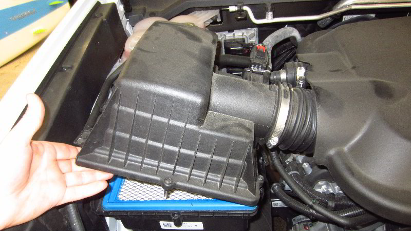 Chevrolet-Colorado-Engine-Air-Filter-Replacement-Guide-008