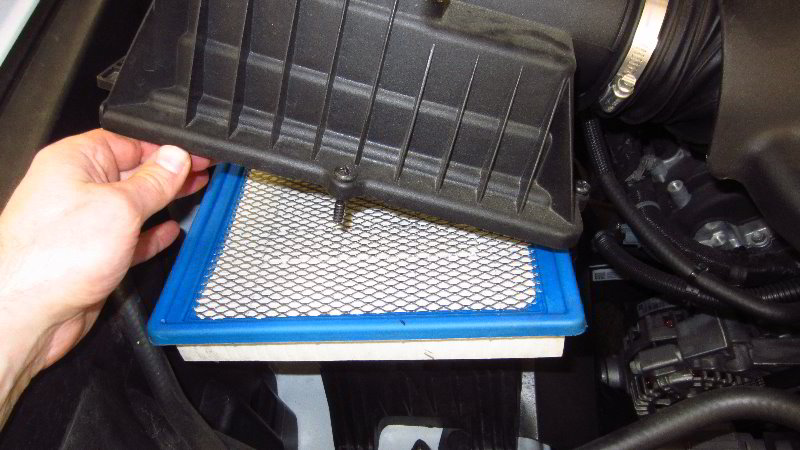 Chevrolet-Colorado-Engine-Air-Filter-Replacement-Guide-009