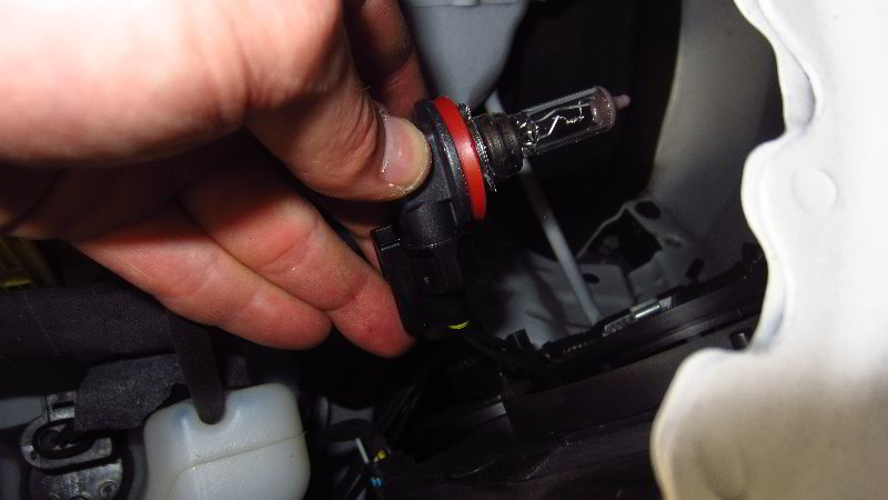 Chevrolet-Colorado-Headlight-Bulbs-Replacement-Guide-007