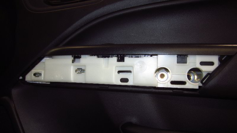 Chevrolet-Colorado-Interior-Door-Panel-Removal-Speaker-Replacement-Guide-006