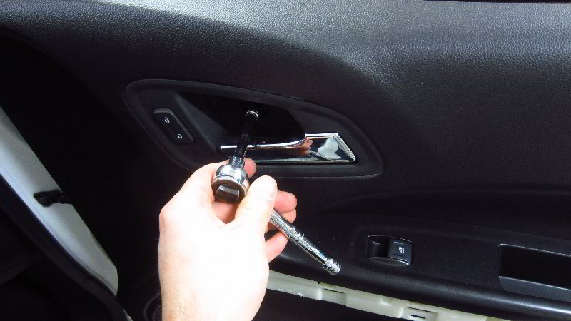 Chevrolet-Colorado-Interior-Door-Panel-Removal-Speaker-Replacement-Guide-011