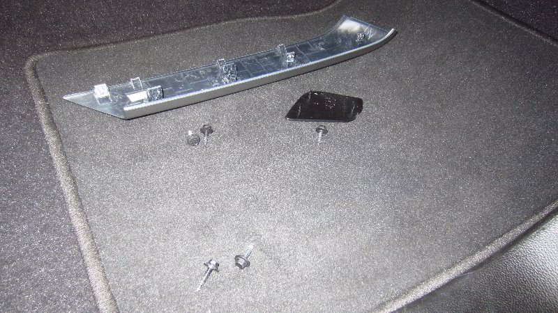 Chevrolet-Colorado-Interior-Door-Panel-Removal-Speaker-Replacement-Guide-019