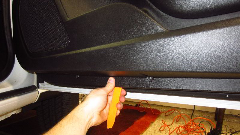 Chevrolet-Colorado-Interior-Door-Panel-Removal-Speaker-Replacement-Guide-020