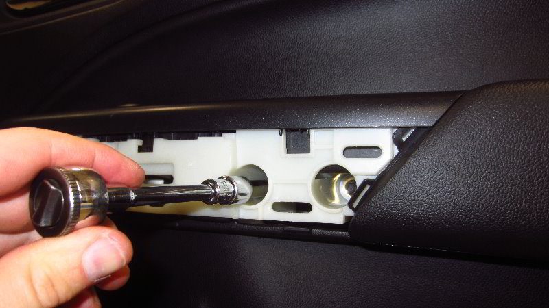 Chevrolet-Colorado-Interior-Door-Panel-Removal-Speaker-Replacement-Guide-058