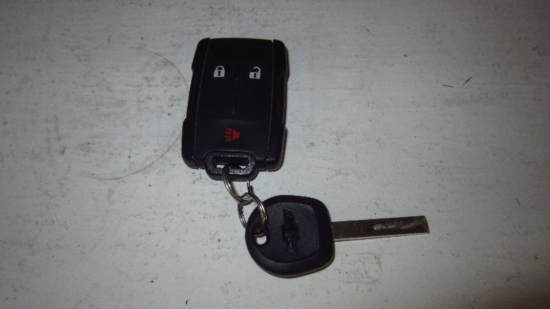 Chevrolet-Colorado-Key-Fob-Battery-Replacement-Guide-001