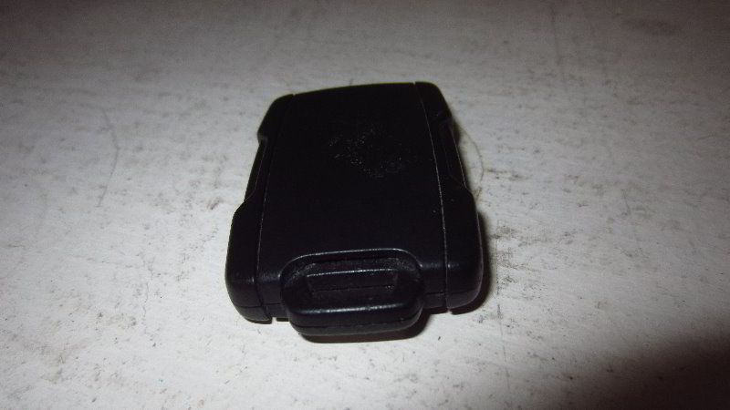 Chevrolet-Colorado-Key-Fob-Battery-Replacement-Guide-003