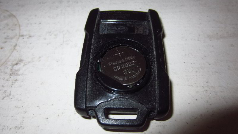 Chevrolet-Colorado-Key-Fob-Battery-Replacement-Guide-014