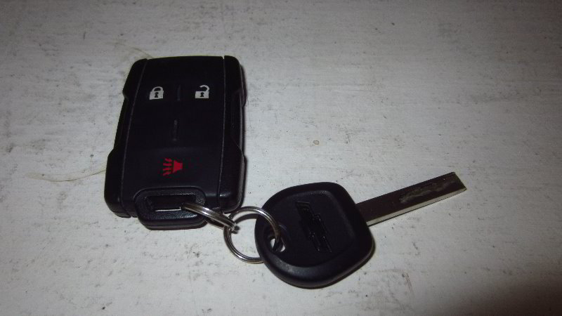Chevrolet-Colorado-Key-Fob-Battery-Replacement-Guide-017