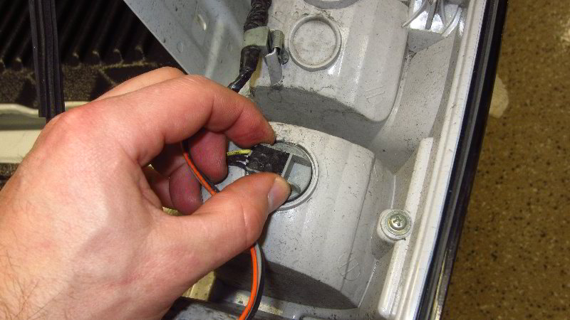 Chevrolet-Colorado-Tail-Light-Bulbs-Replacement-Guide-016