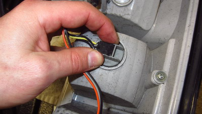 Chevrolet-Colorado-Tail-Light-Bulbs-Replacement-Guide-020