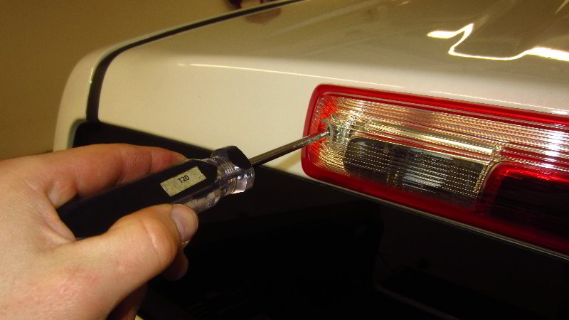 Chevrolet-Colorado-3rd-Brake-Cargo-Bed-Light-Bulbs-Replacement-Guide-002