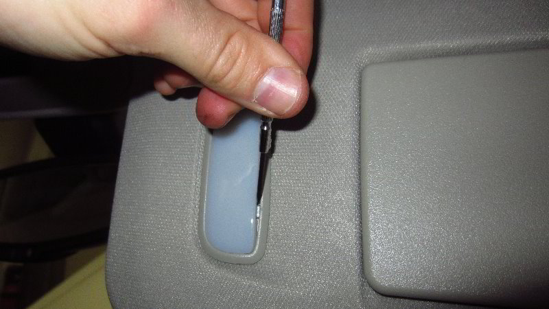 Chevrolet-Colorado-Vanity-Mirror-Light-Bulbs-Replacement-Guide-003