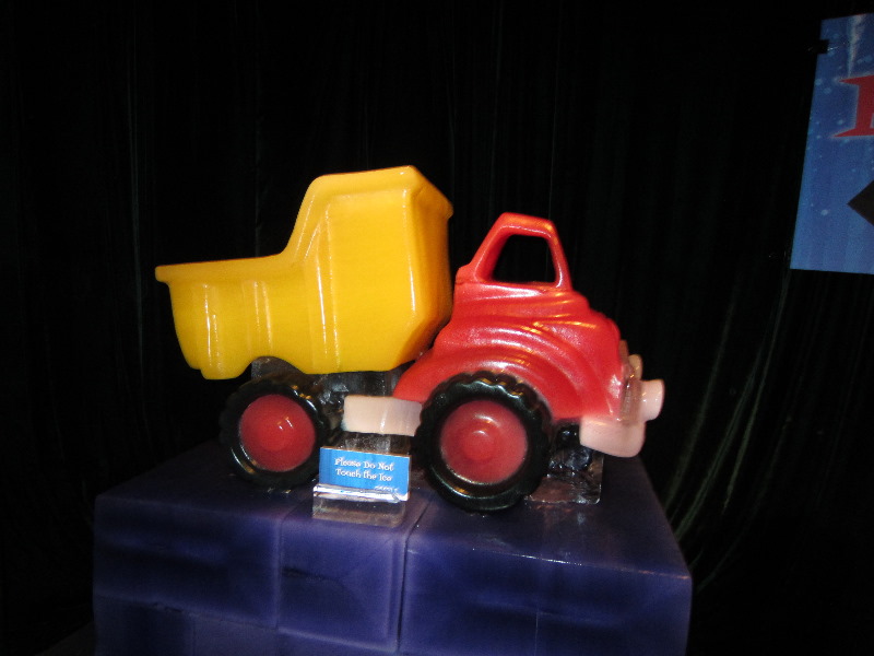 Chill-The-Ice-Kingdom-Queen-Mary-Long-Beach-CA-020