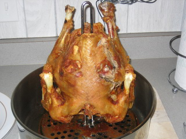 Christmas-Deep-Fried-Turkey-01