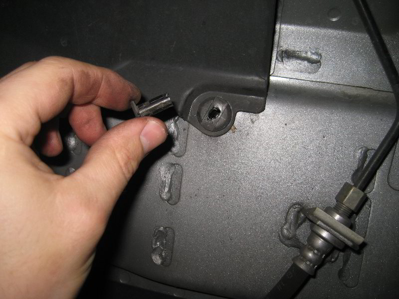 Chrysler-200-12V-Automotive-Battery-Replacement-Guide-009