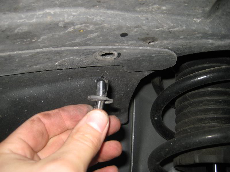 Chrysler20012VAutomotiveBatteryReplacementGuide012