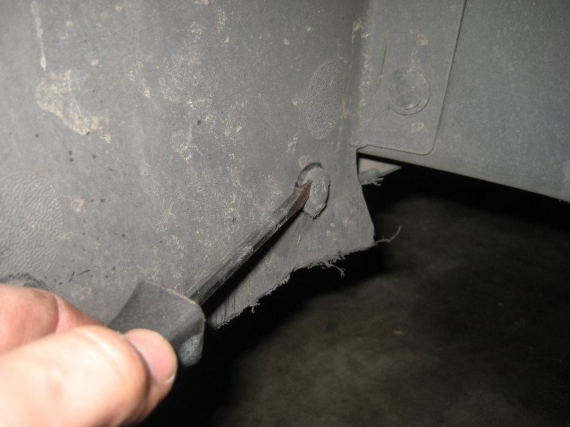 Chrysler20012VAutomotiveBatteryReplacementGuide016