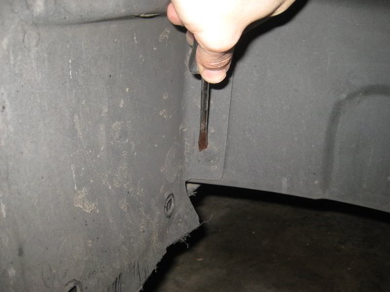 Chrysler-200-12V-Automotive-Battery-Replacement-Guide-017