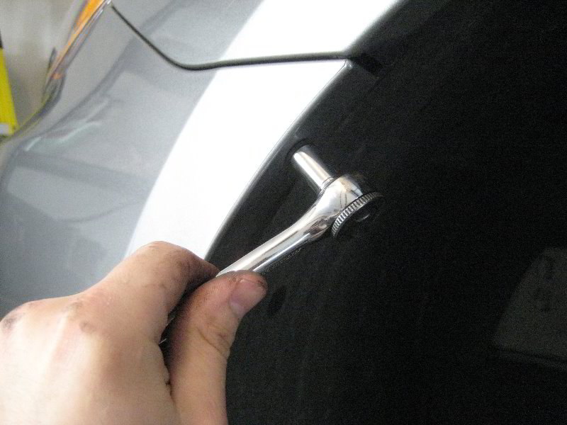 Chrysler-200-12V-Automotive-Battery-Replacement-Guide-018