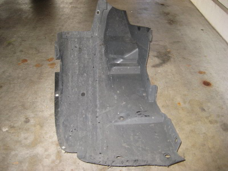 Chrysler-200-12V-Automotive-Battery-Replacement-Guide-023