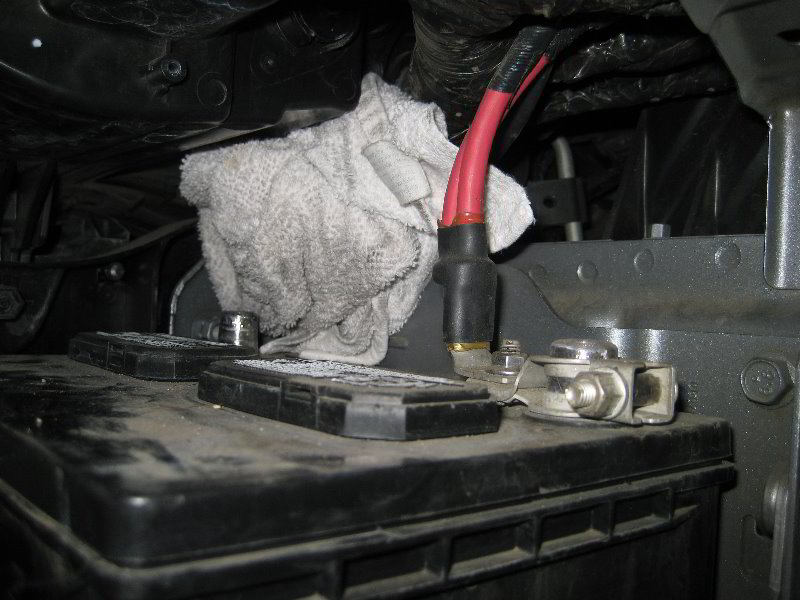 Chrysler-200-12V-Automotive-Battery-Replacement-Guide-033