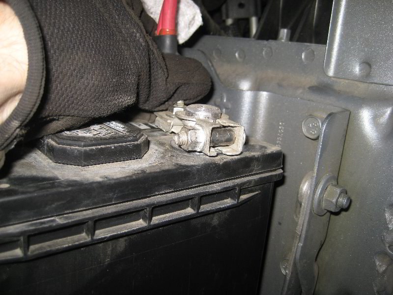 Chrysler-200-12V-Automotive-Battery-Replacement-Guide-040