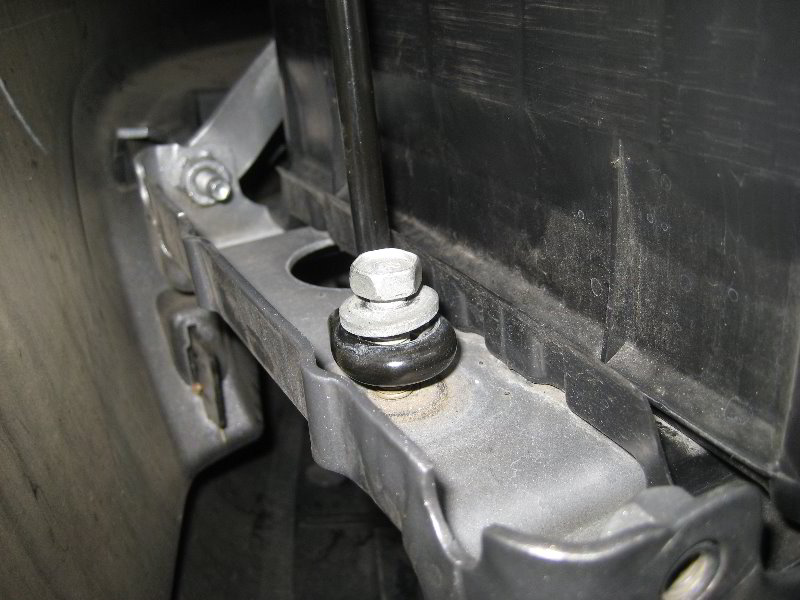 Chrysler-200-12V-Automotive-Battery-Replacement-Guide-047